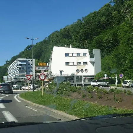 Meuble Au Rdc , Proche 엑스레뱅