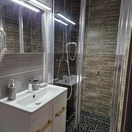 Meuble Au Rdc , Proche Casa de hóspedes *