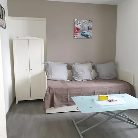 Meuble Au Rdc , Proche Pensjonat